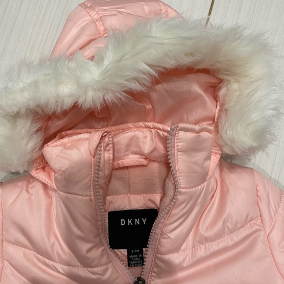 Like New Winter Baby 6/9 months DKNY Zip Up Hooded Snow Suit - Picture 4 of 7